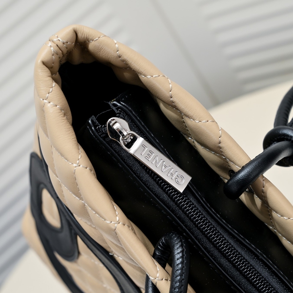 シャネルバッグ角部分ディテール